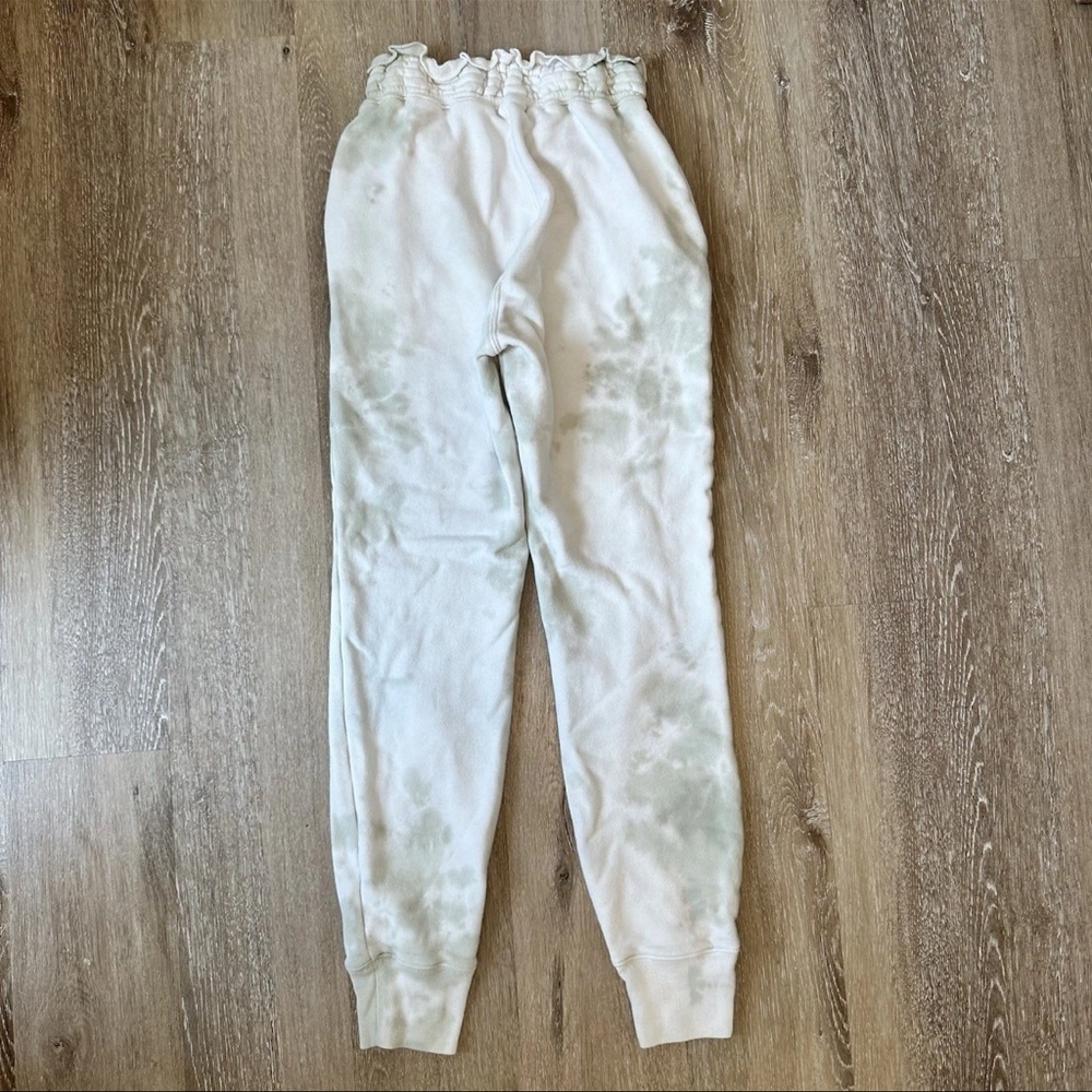 Abercrombie & Fitch Light Cream and Green Garment Dyed Sweatpant Joggers - Picture 3 of 4